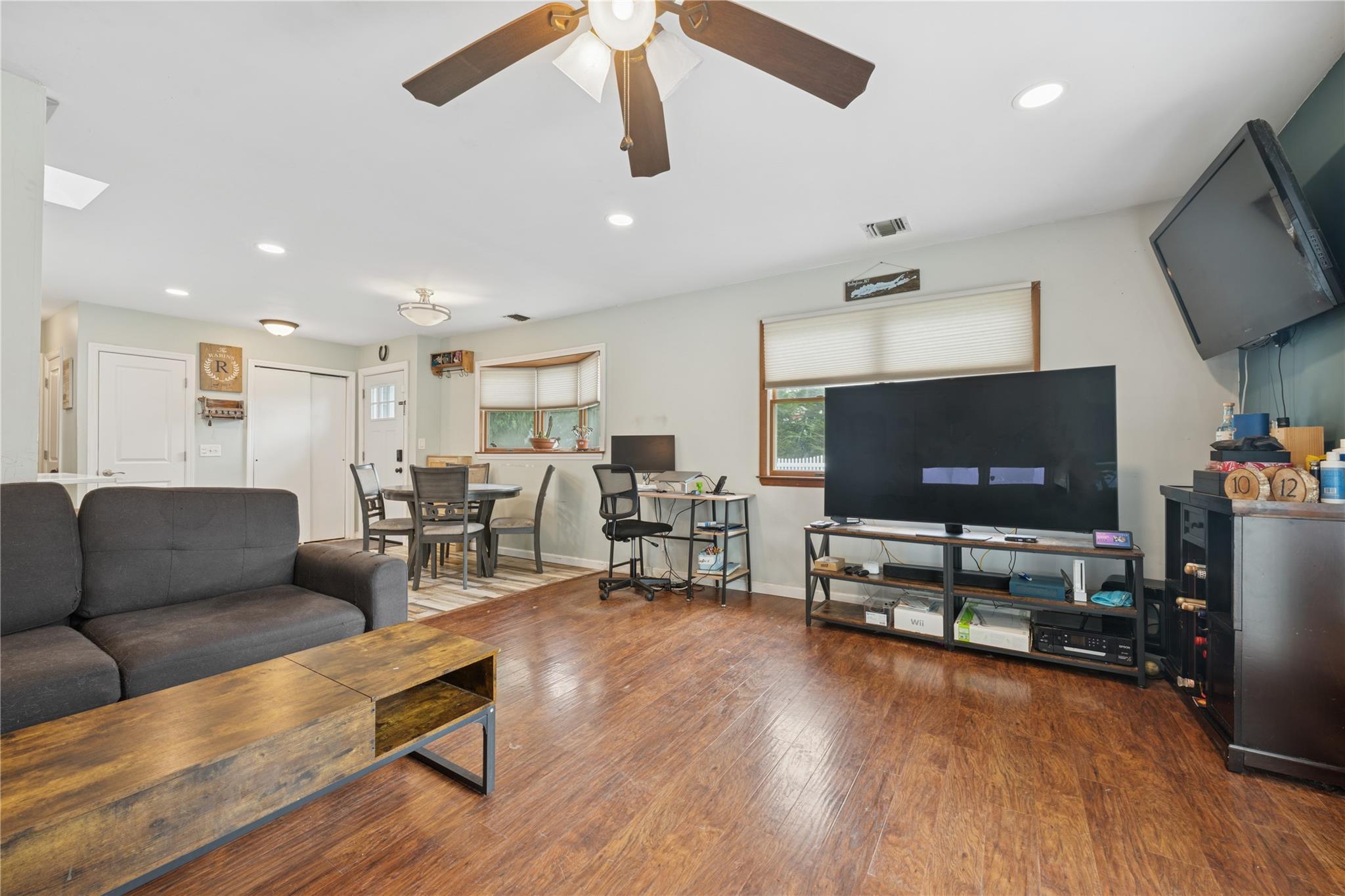 Single Family Cadman  Suffolk County, NY 11702, MLS-889617-8