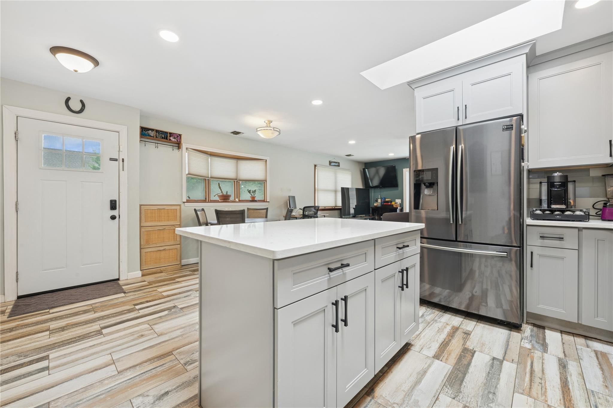 Single Family Cadman  Suffolk County, NY 11702, MLS-889617-9