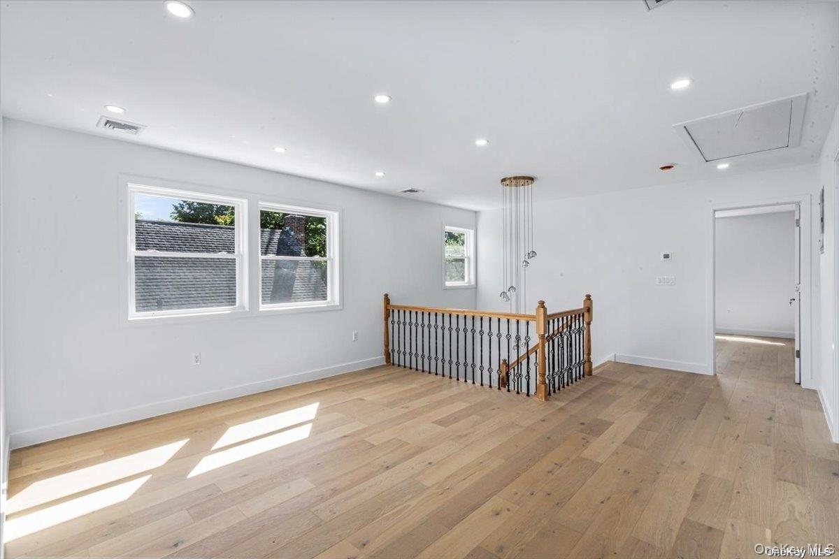 Single Family Flower Nassau County, NY 11040, MLS-889632-10