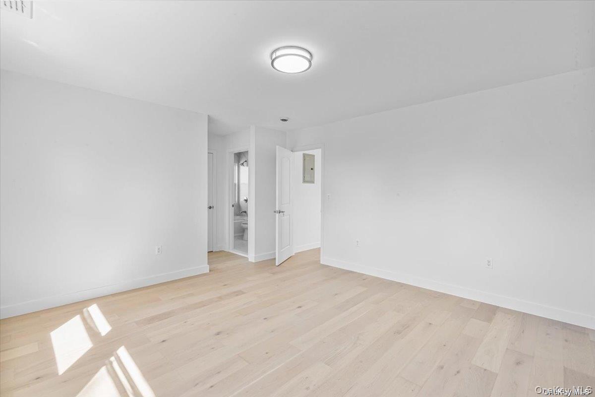 Single Family Flower Nassau County, NY 11040, MLS-889632-16