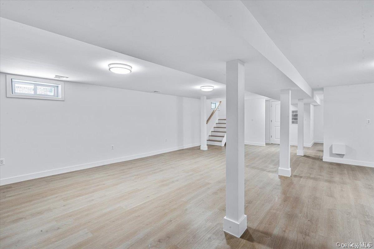 Single Family Flower Nassau County, NY 11040, MLS-889632-20