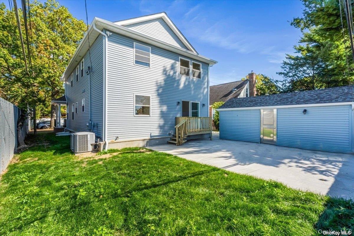 Single Family Flower Nassau County, NY 11040, MLS-889632-23