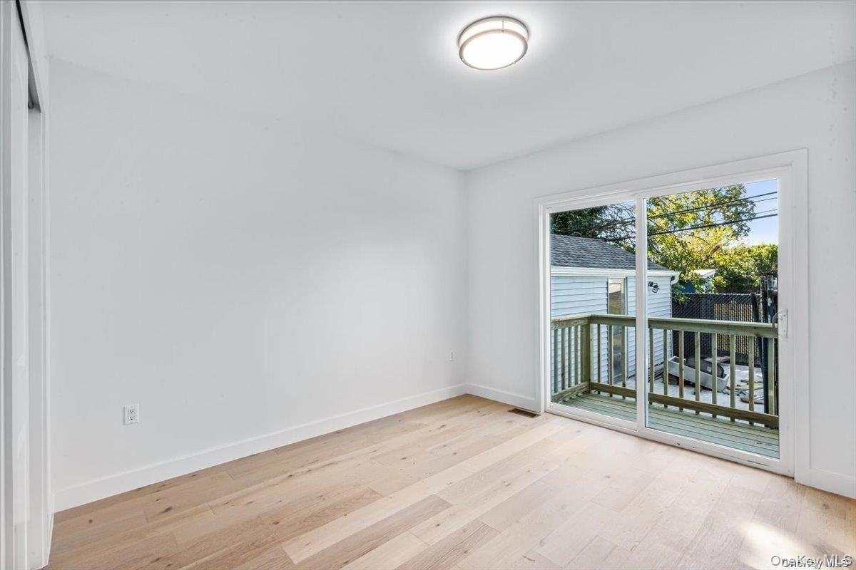 Single Family Flower Nassau County, NY 11040, MLS-889632-9