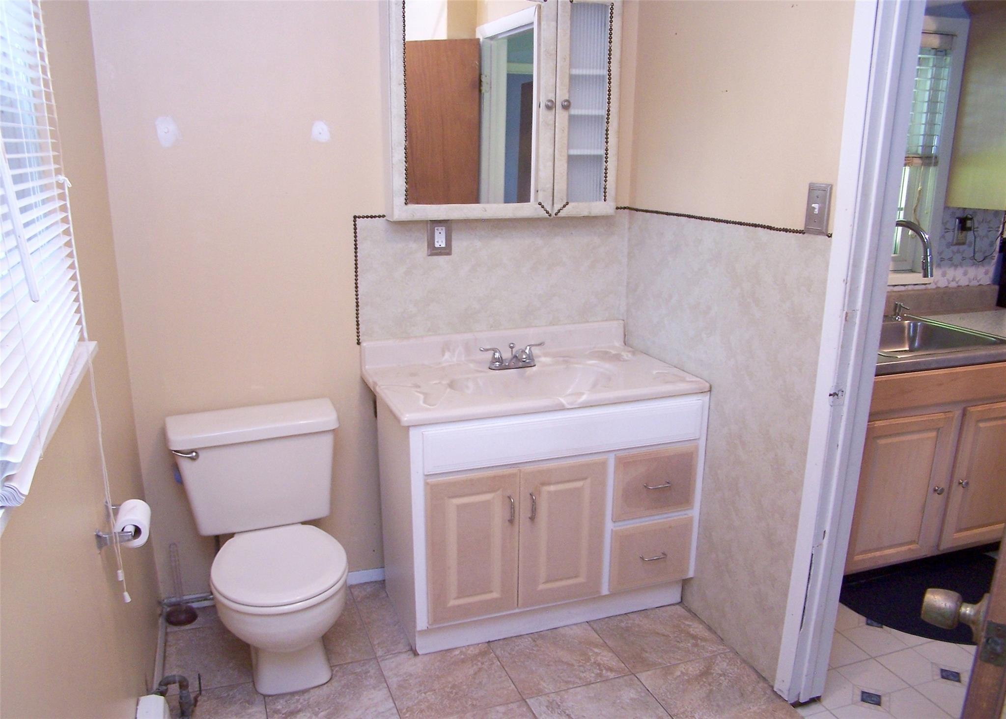 Single Family Ocean  Suffolk County, NY 11716, MLS-889642-3