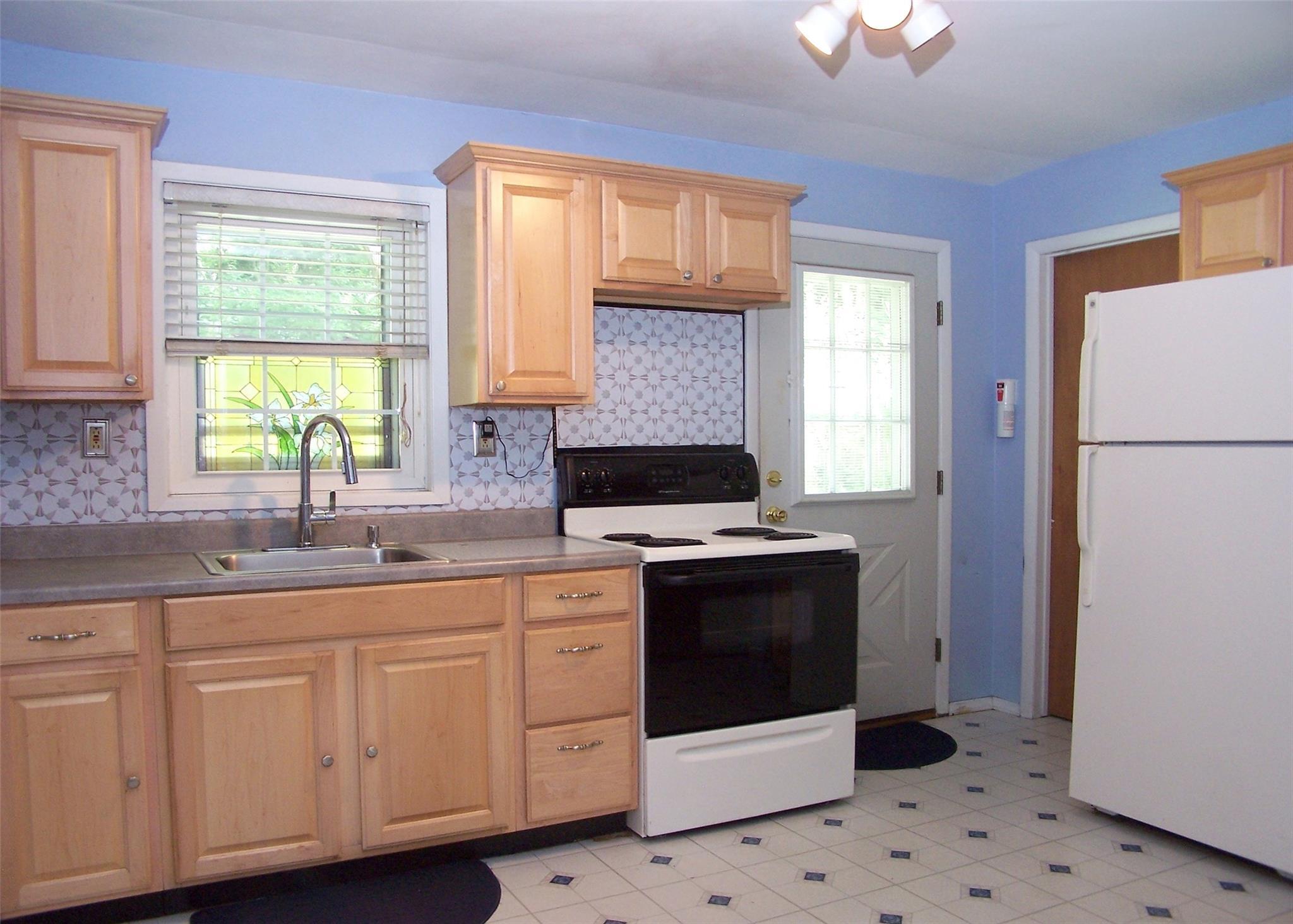 Single Family Ocean  Suffolk County, NY 11716, MLS-889642-4