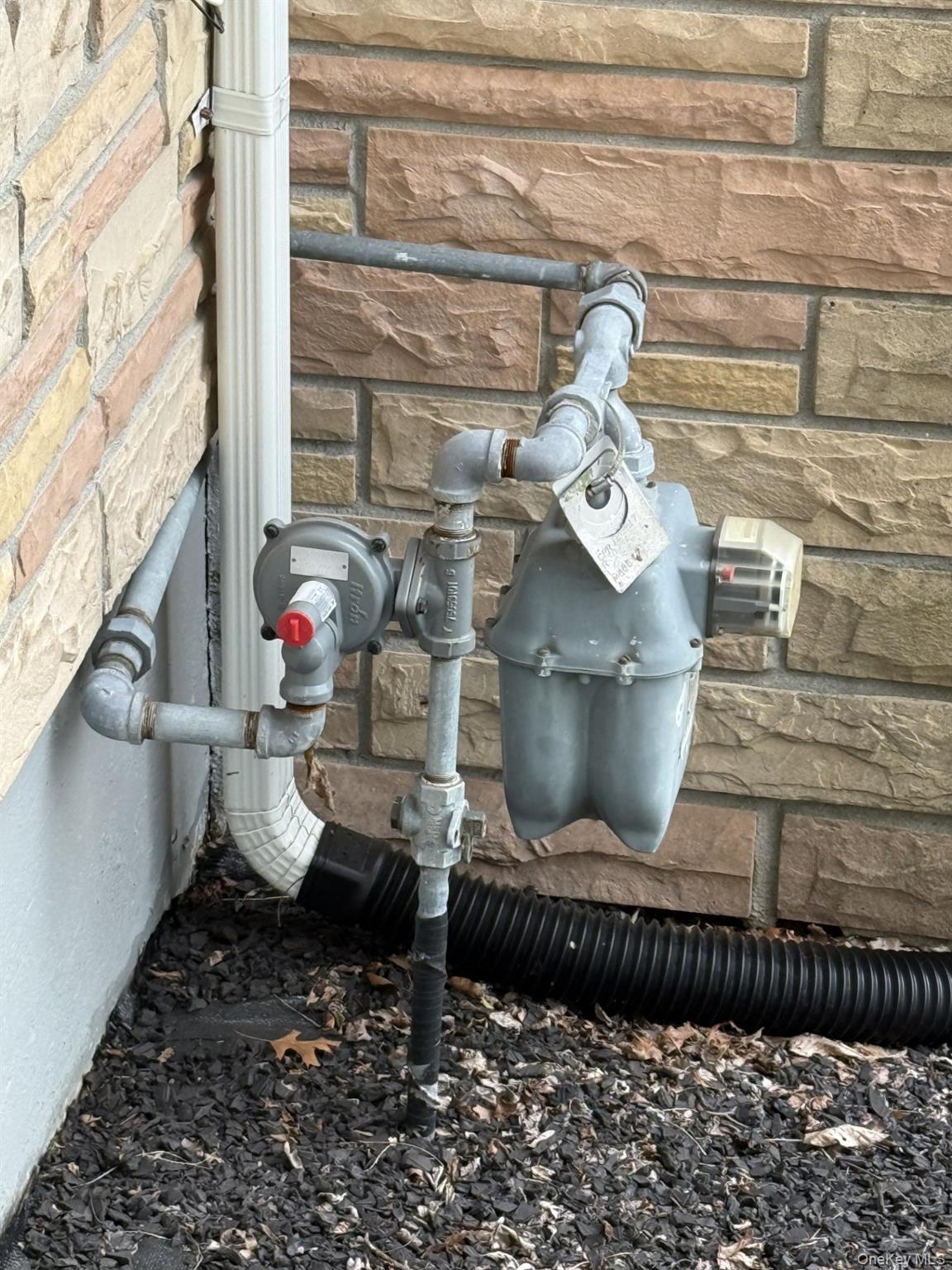 Single Family Indian Head  Suffolk County, NY 11754, MLS-889658-4