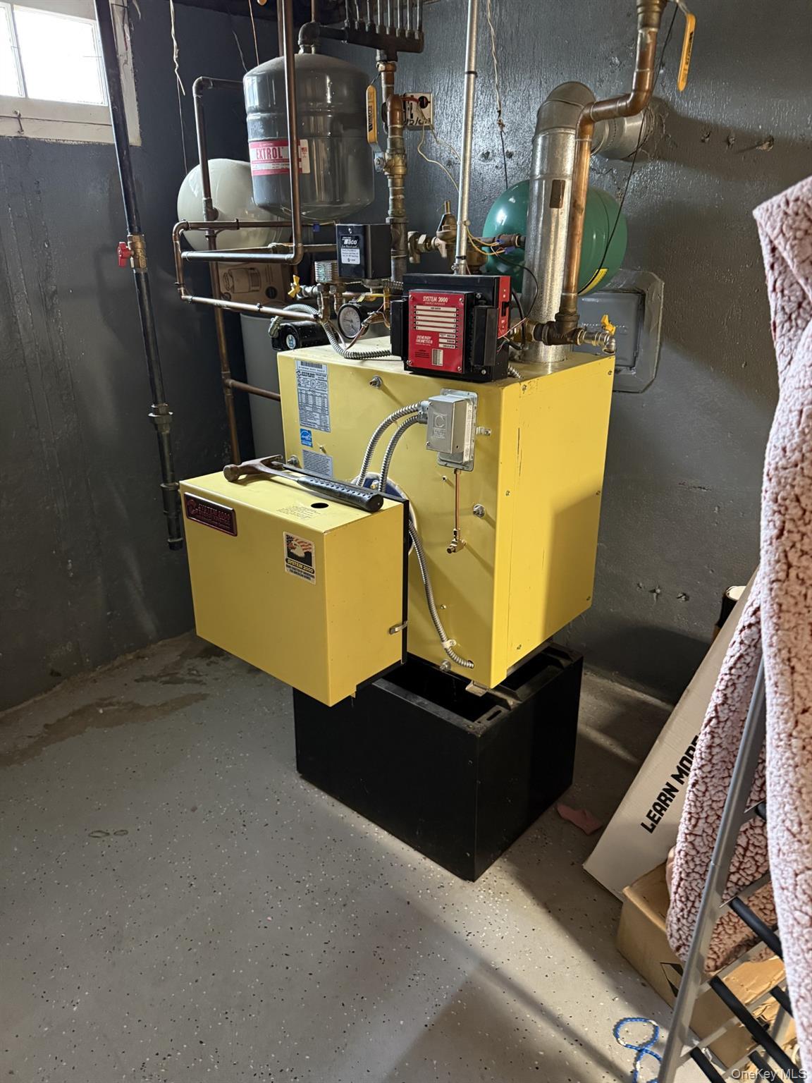 Single Family Indian Head  Suffolk County, NY 11754, MLS-889658-8