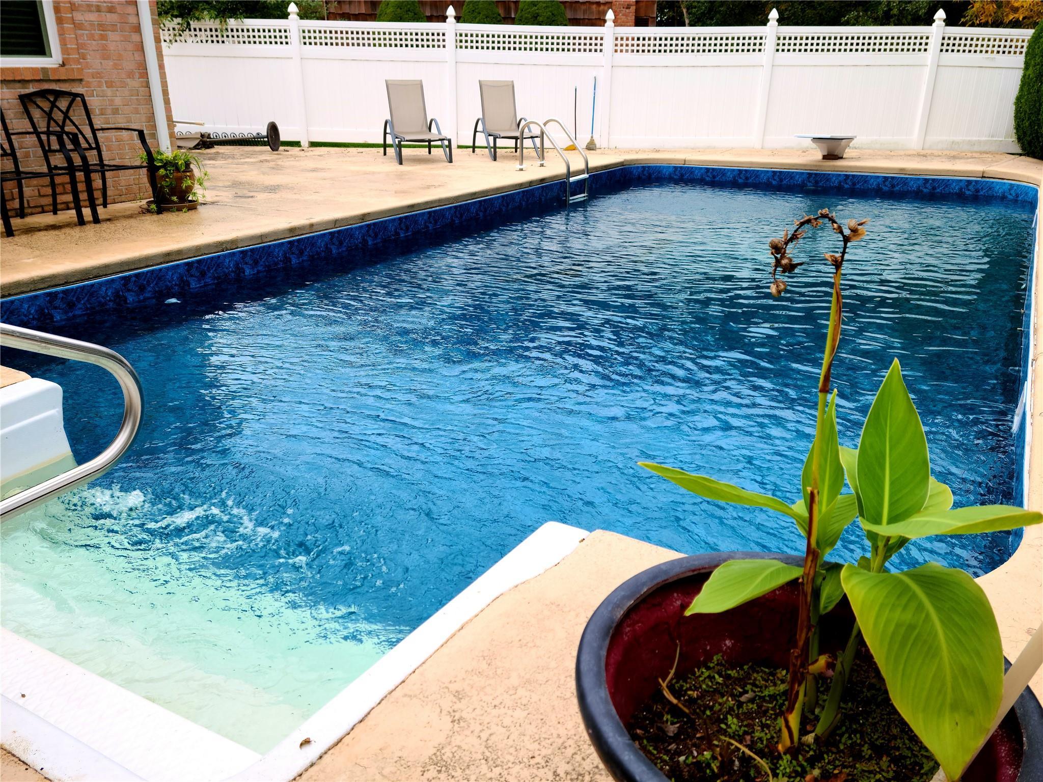 Single Family Kirkwood Nassau County, NY 11542, MLS-889707-13