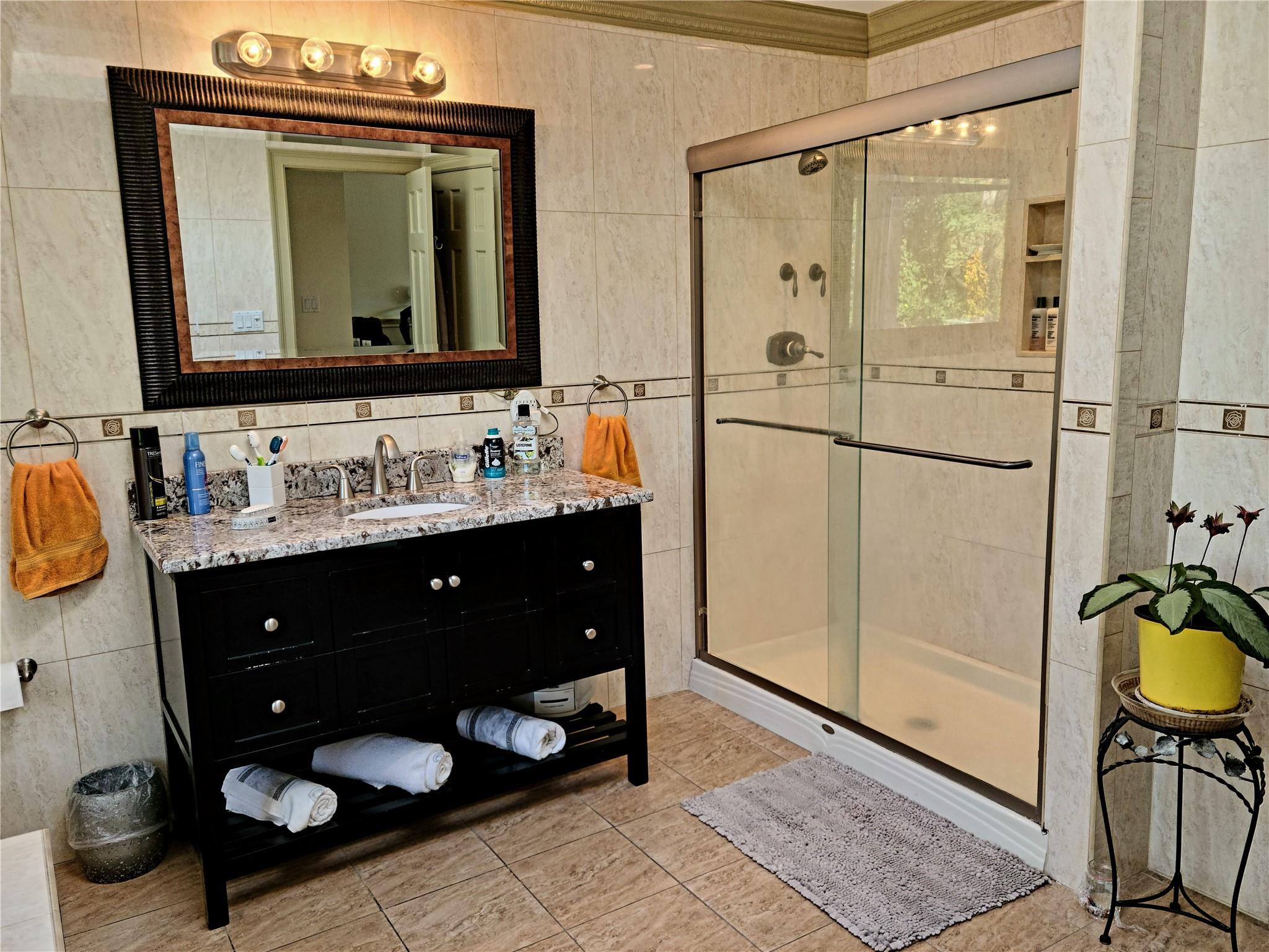 Single Family Kirkwood Nassau County, NY 11542, MLS-889707-15