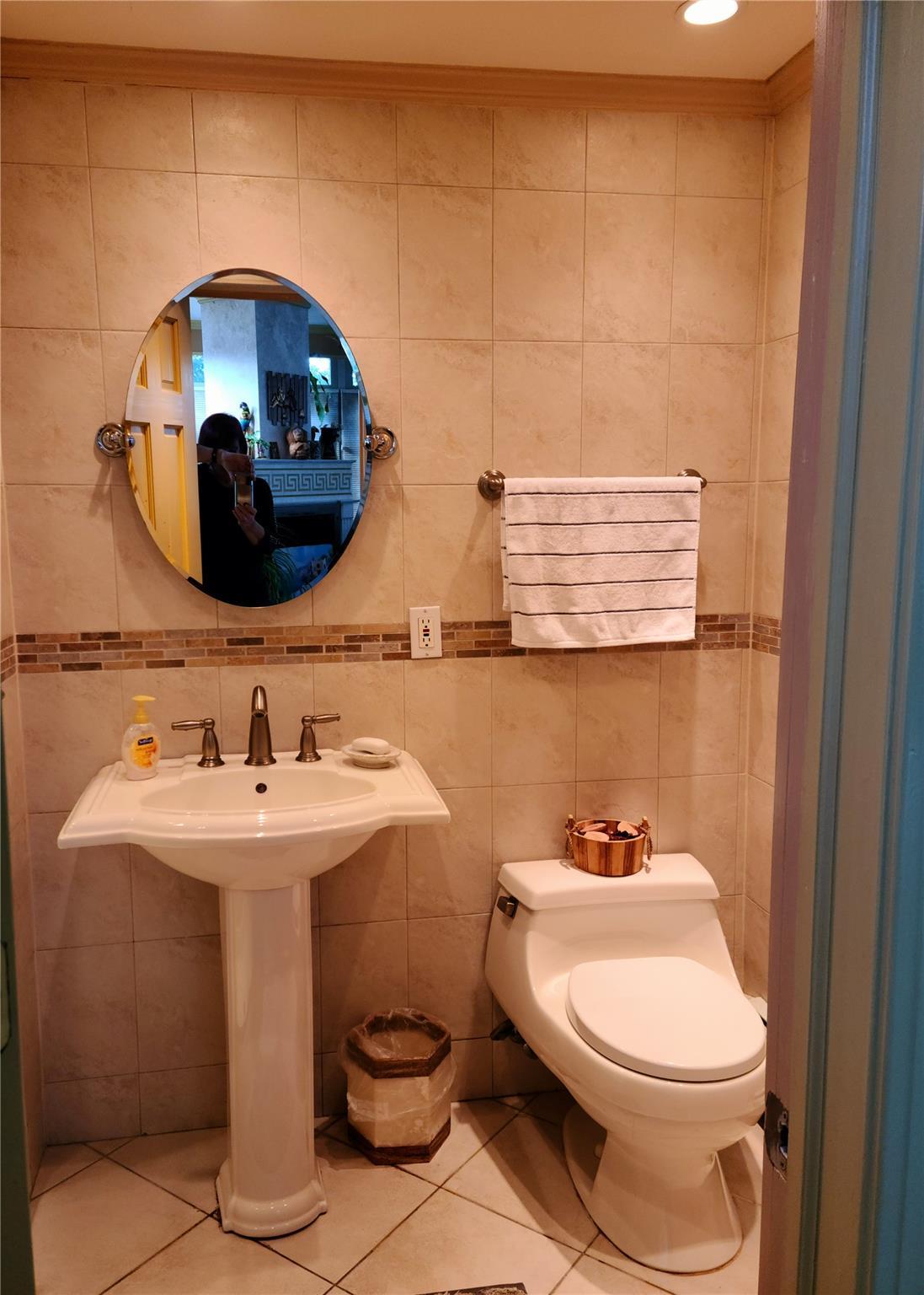 Single Family Kirkwood Nassau County, NY 11542, MLS-889707-16