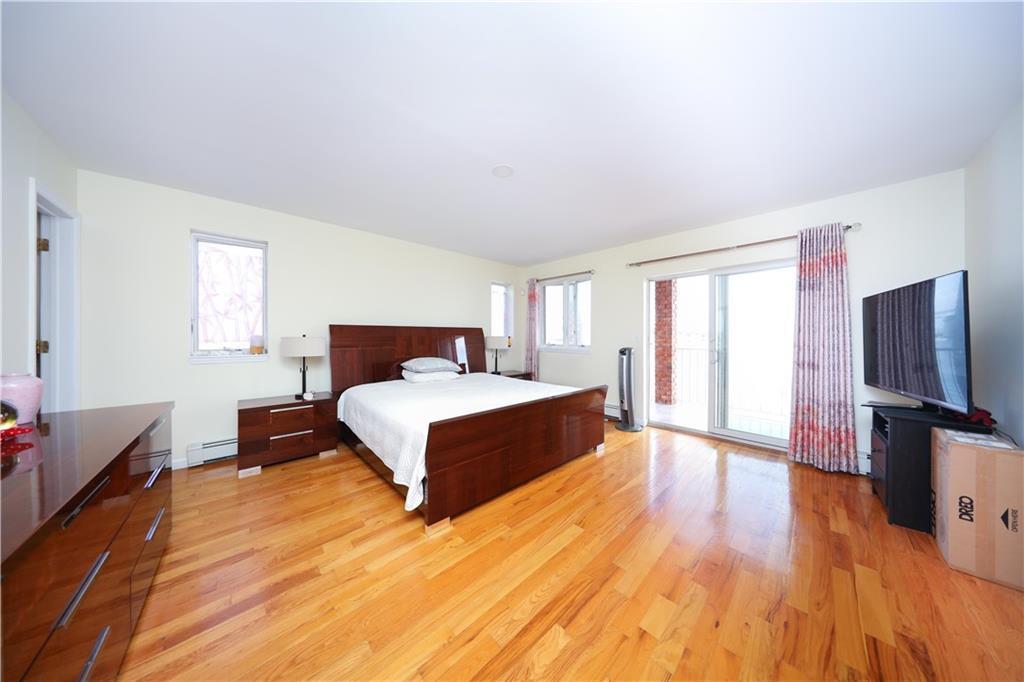 Single Family Beach Channel  Queens, NY 11693, MLS-889775-39
