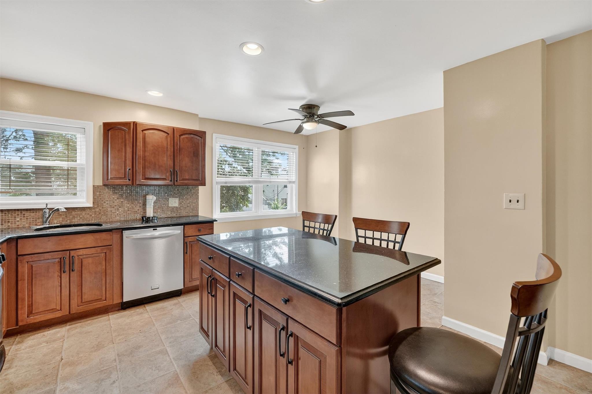 Single Family Huntington  Bronx, NY 10465, MLS-889812-11