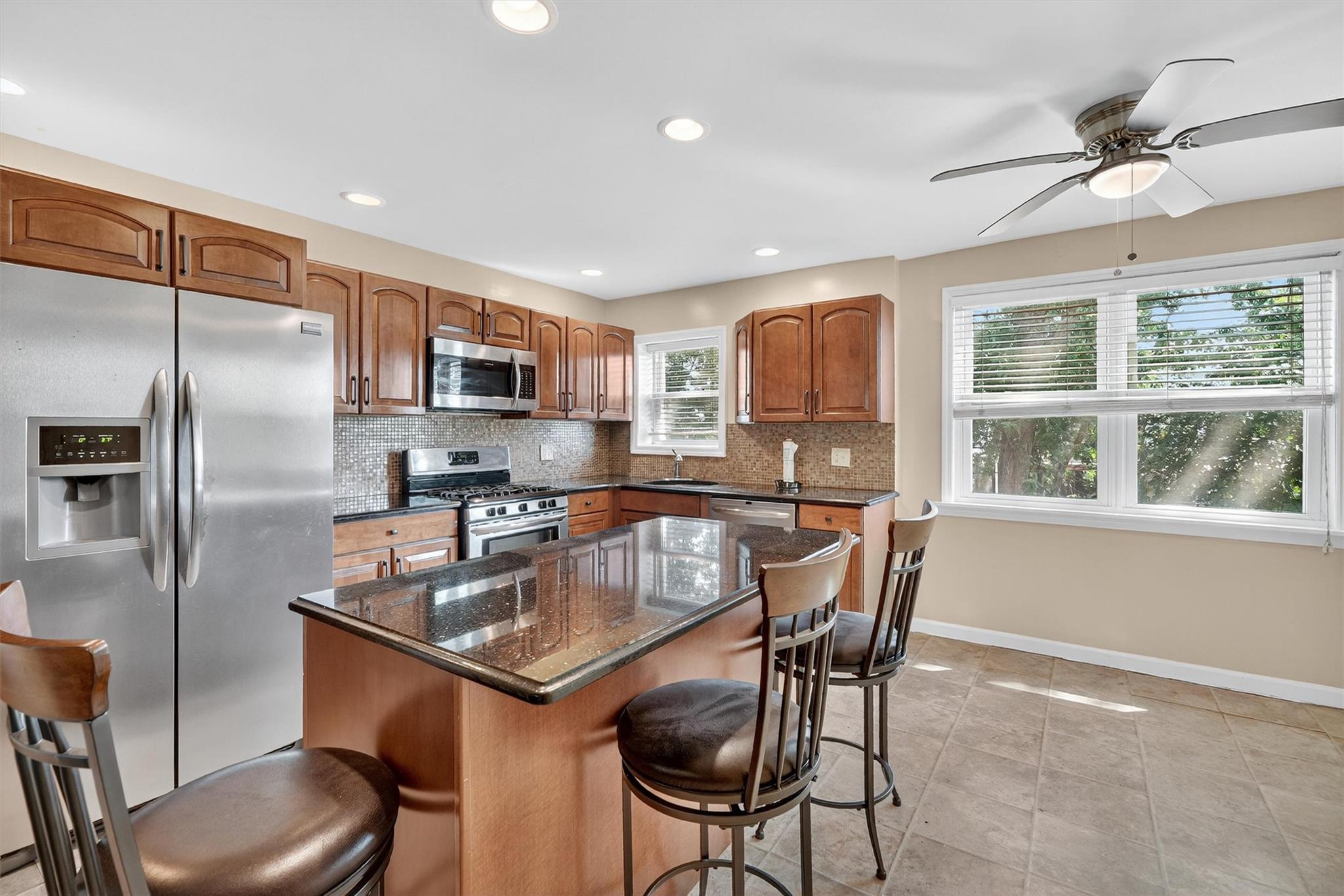 Single Family Huntington  Bronx, NY 10465, MLS-889812-12