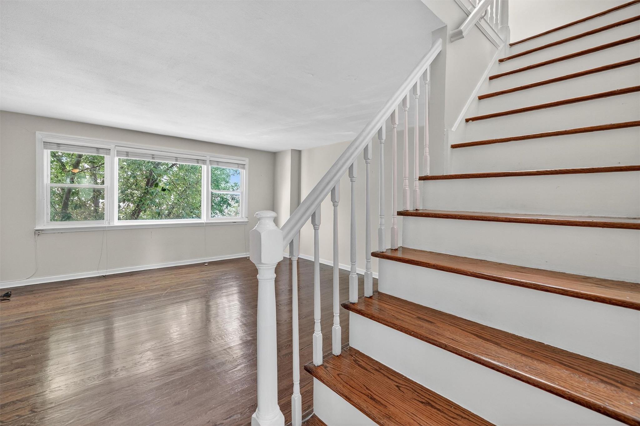 Single Family Huntington  Bronx, NY 10465, MLS-889812-13