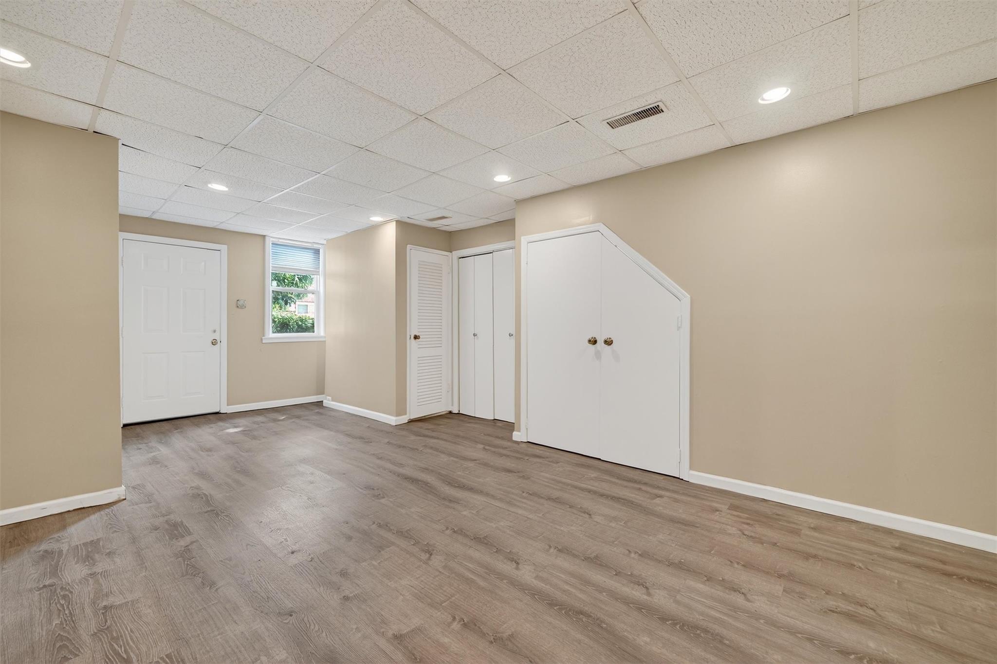 Single Family Huntington  Bronx, NY 10465, MLS-889812-26