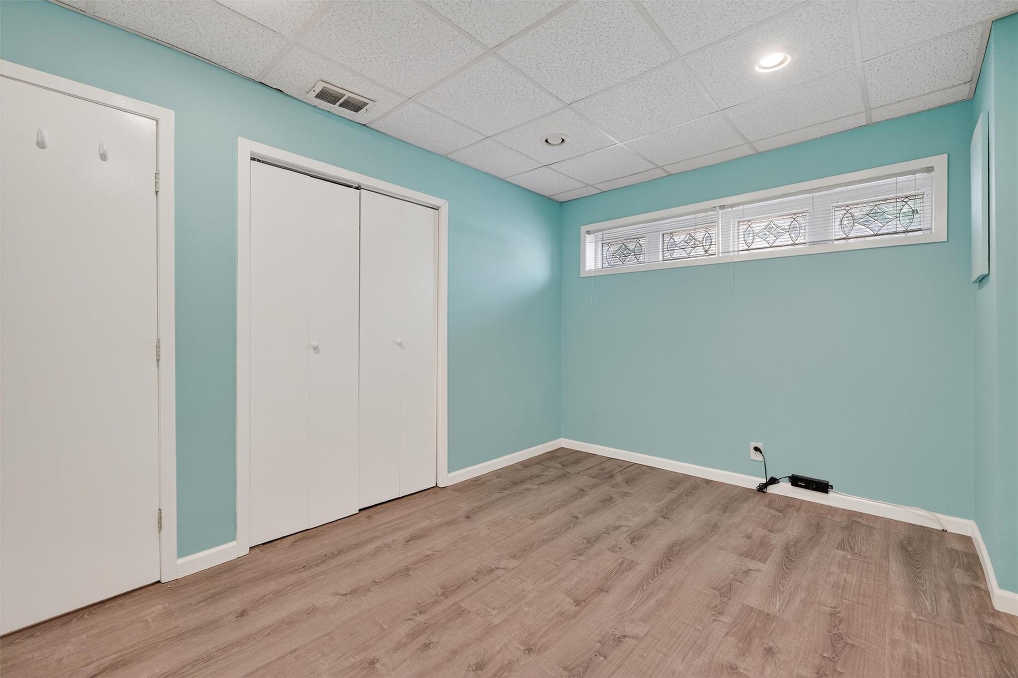 Single Family Huntington  Bronx, NY 10465, MLS-889812-29