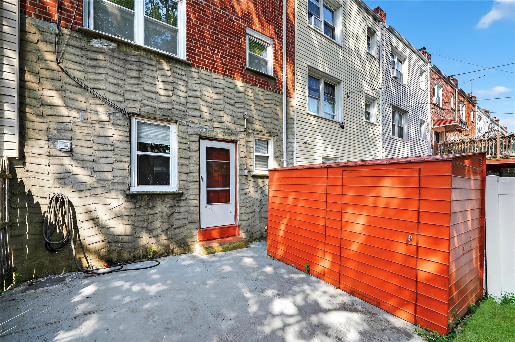 Single Family Huntington  Bronx, NY 10465, MLS-889812-31