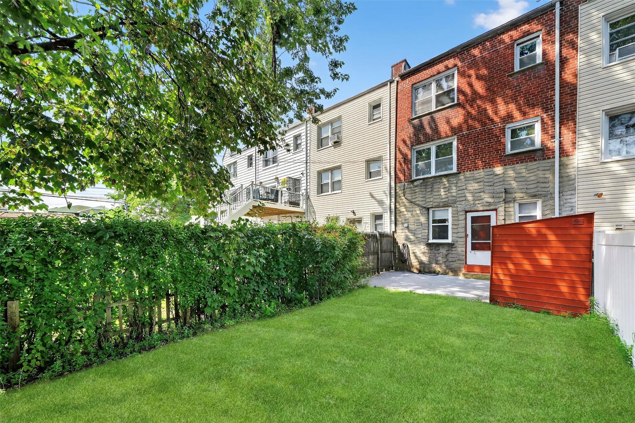 Single Family Huntington  Bronx, NY 10465, MLS-889812-33