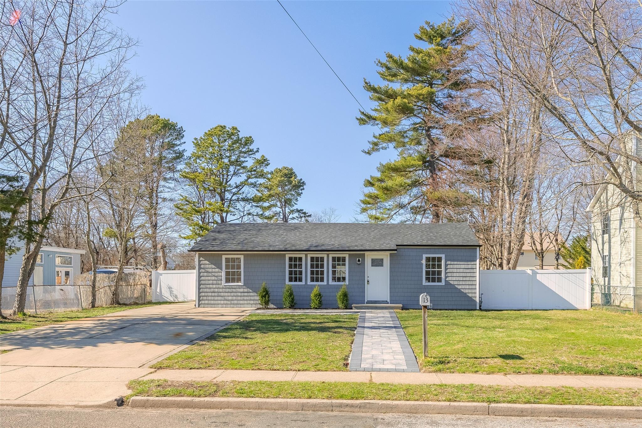 Single Family Doolittle  Suffolk County, NY 11717, MLS-889830-28