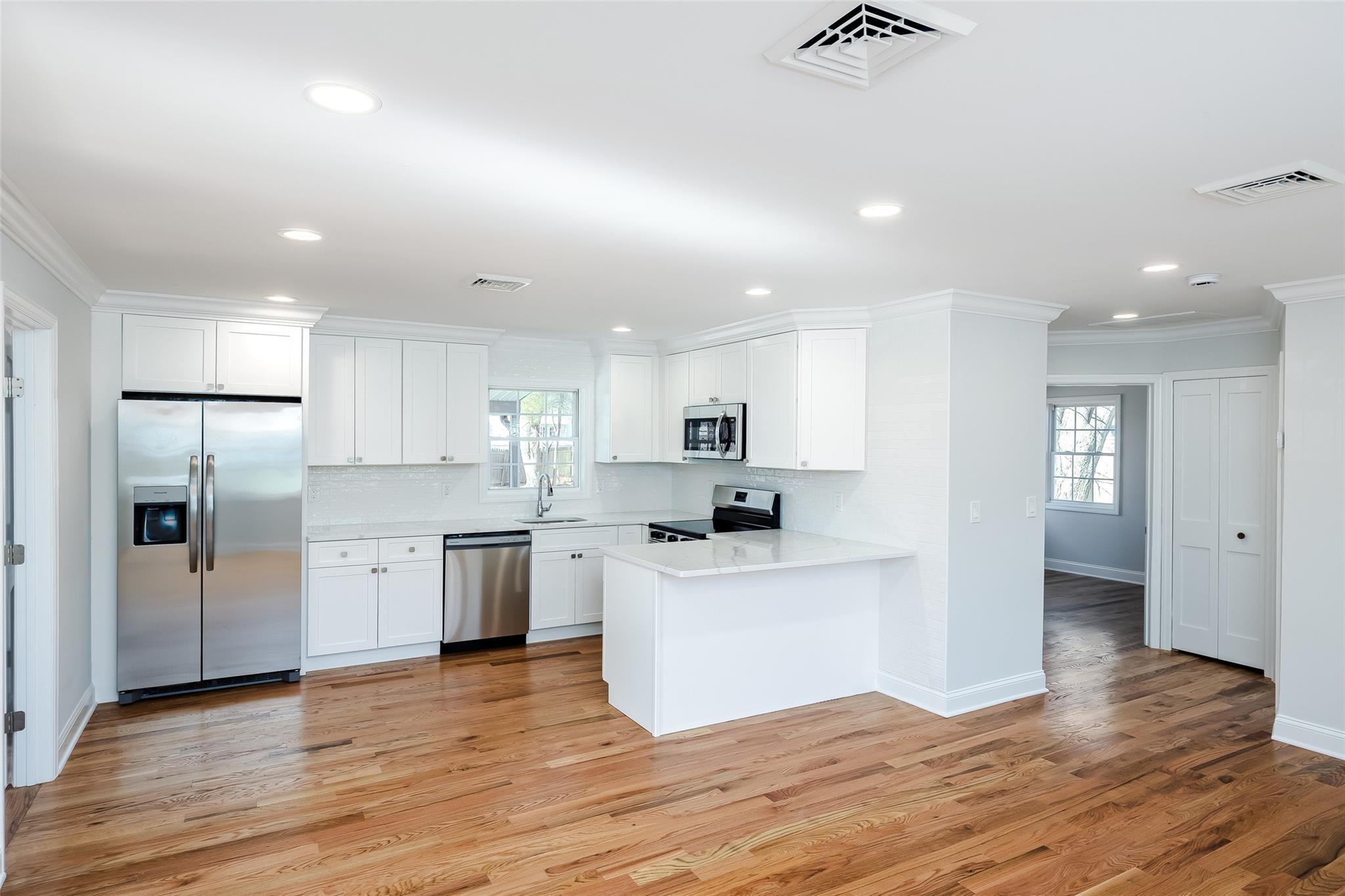 Single Family Doolittle  Suffolk County, NY 11717, MLS-889830-8