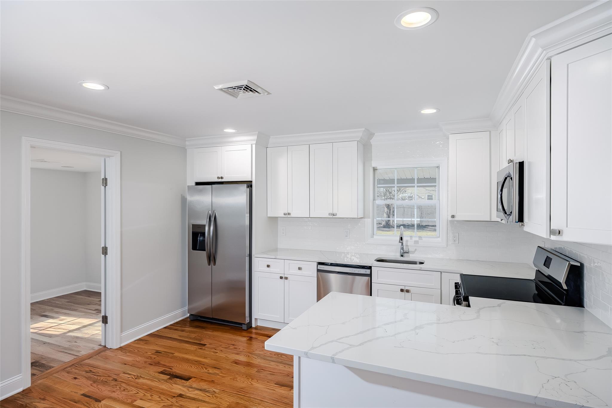 Single Family Doolittle  Suffolk County, NY 11717, MLS-889830-9