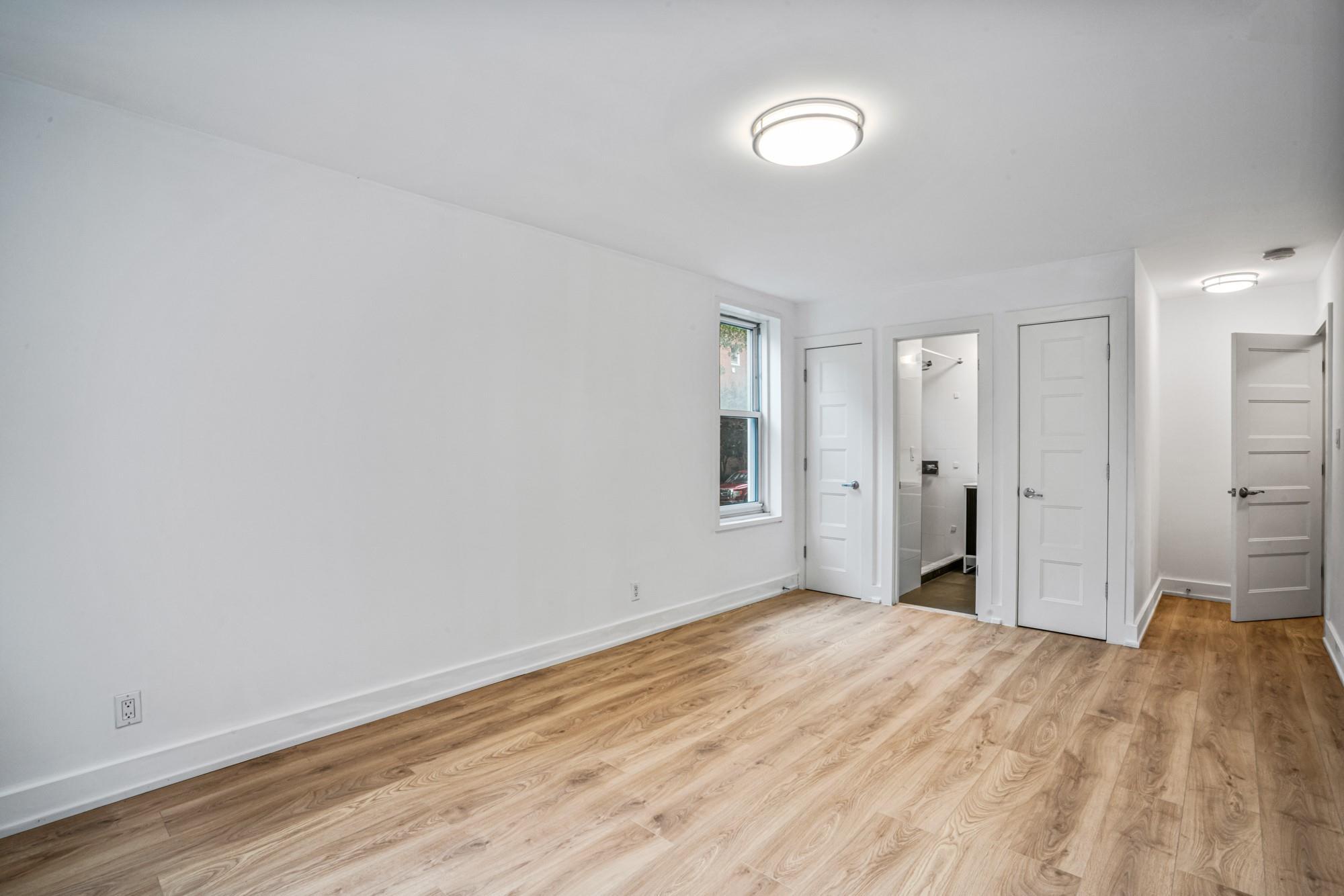 Condo Franklin  Queens, NY 11355, MLS-889841-16