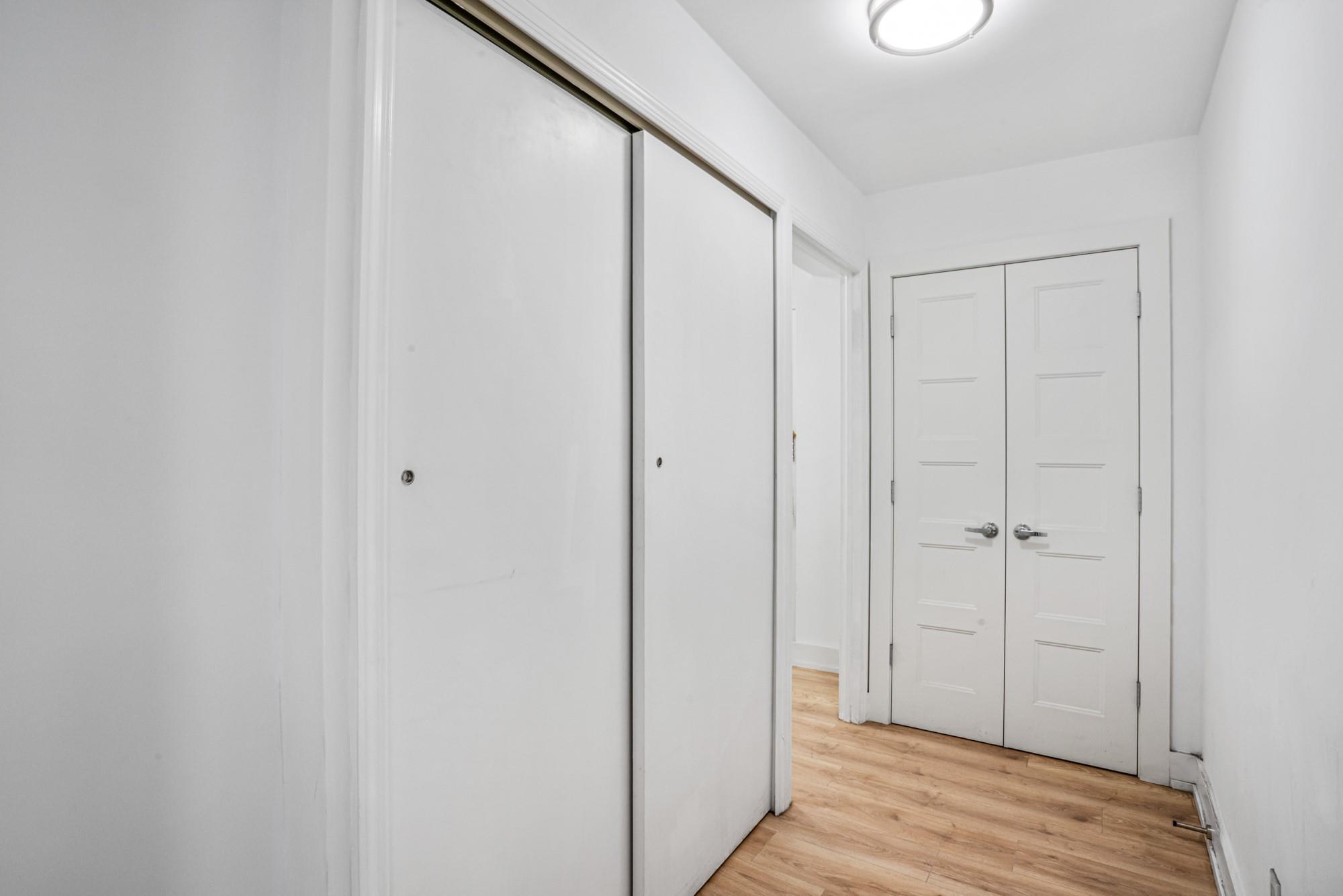 Condo Franklin  Queens, NY 11355, MLS-889841-3