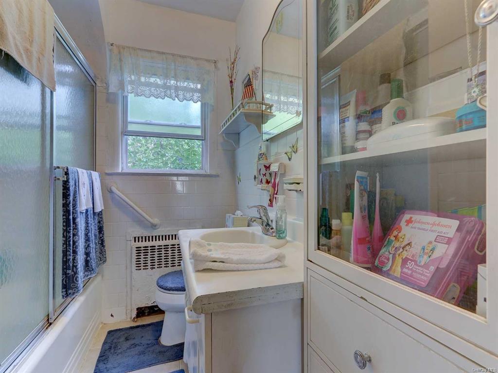Single Family 5th  Suffolk County, NY 11731, MLS-889848-11