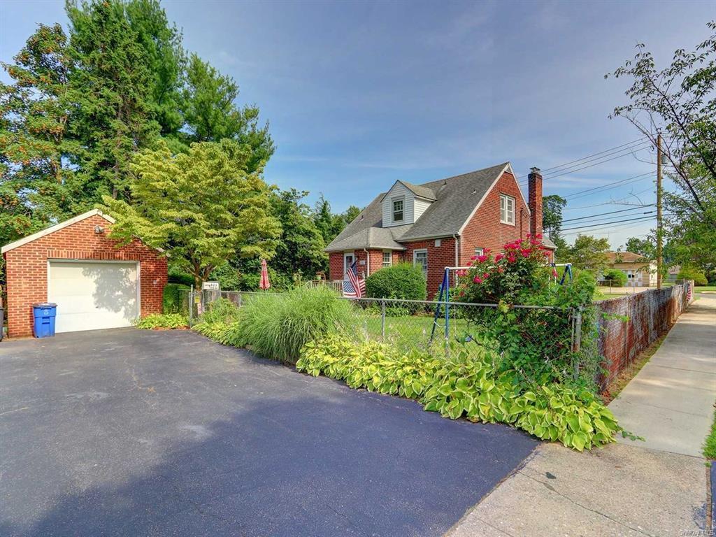 Single Family 5th  Suffolk County, NY 11731, MLS-889848-3