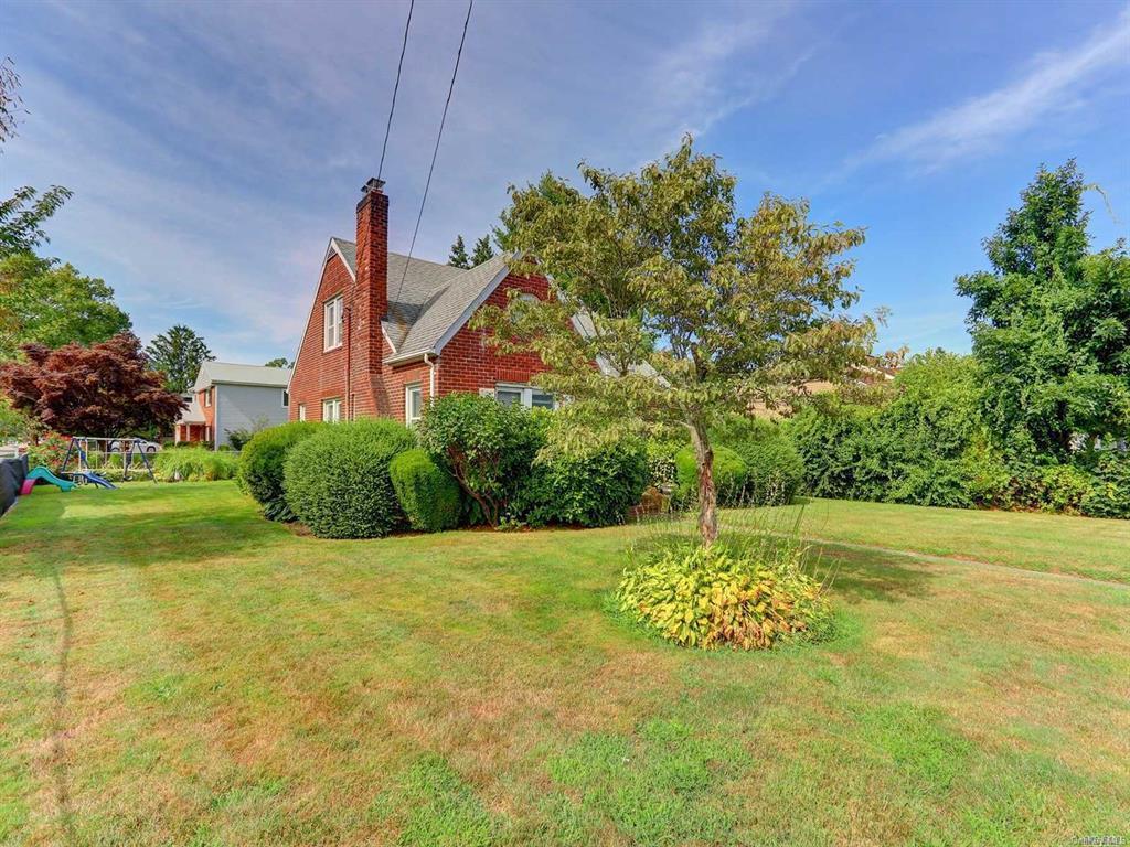 Single Family 5th  Suffolk County, NY 11731, MLS-889848-4