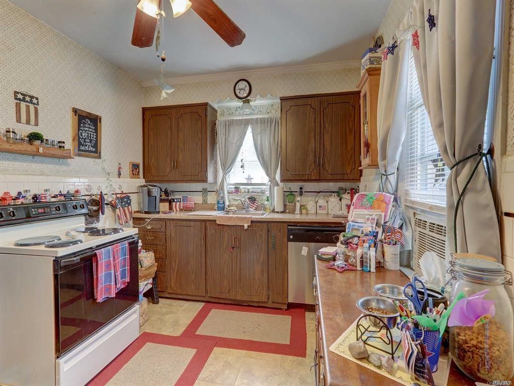 Single Family 5th  Suffolk County, NY 11731, MLS-889848-9