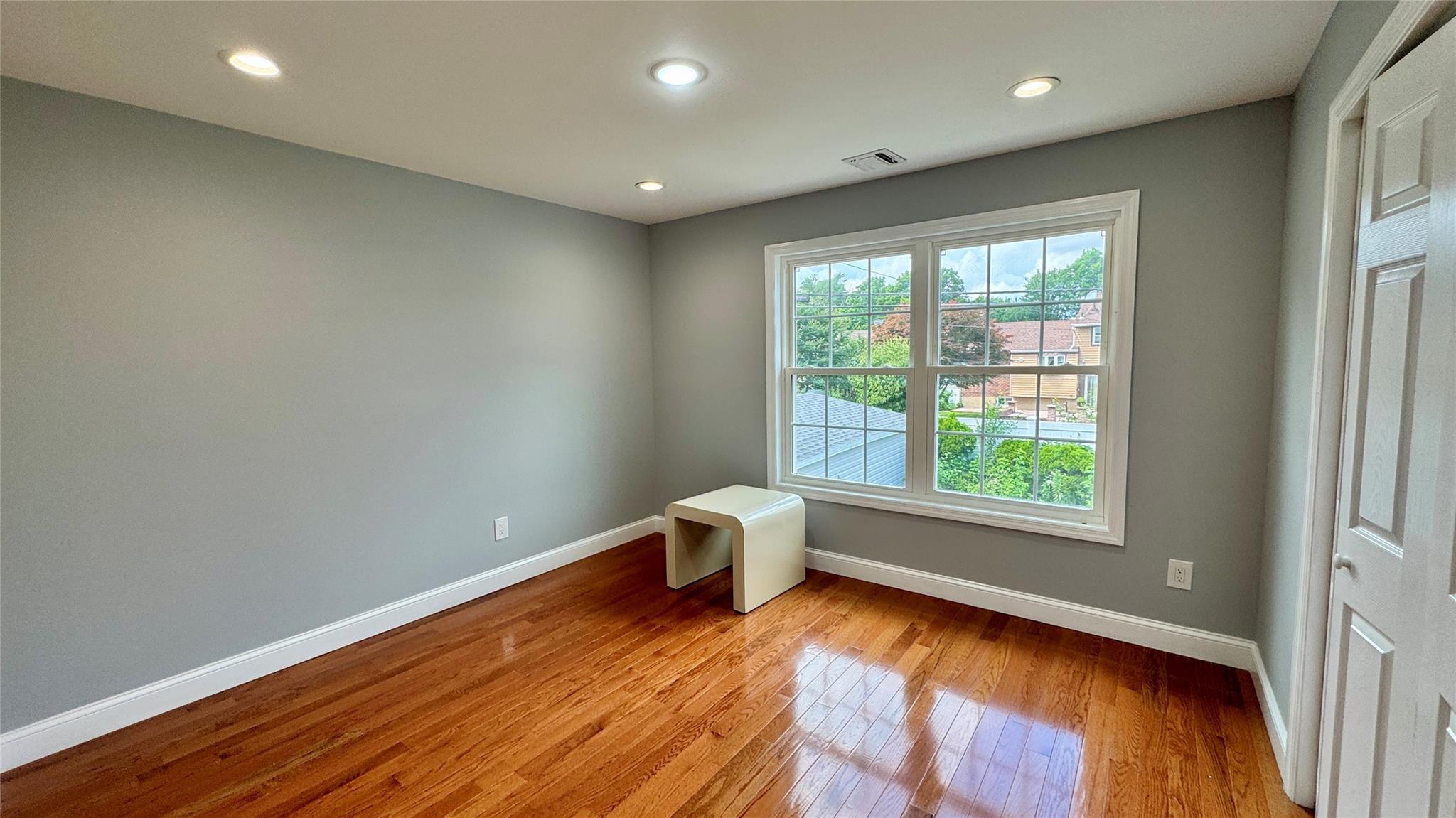 Single Family Winter  Nassau County, NY 11801, MLS-889859-10