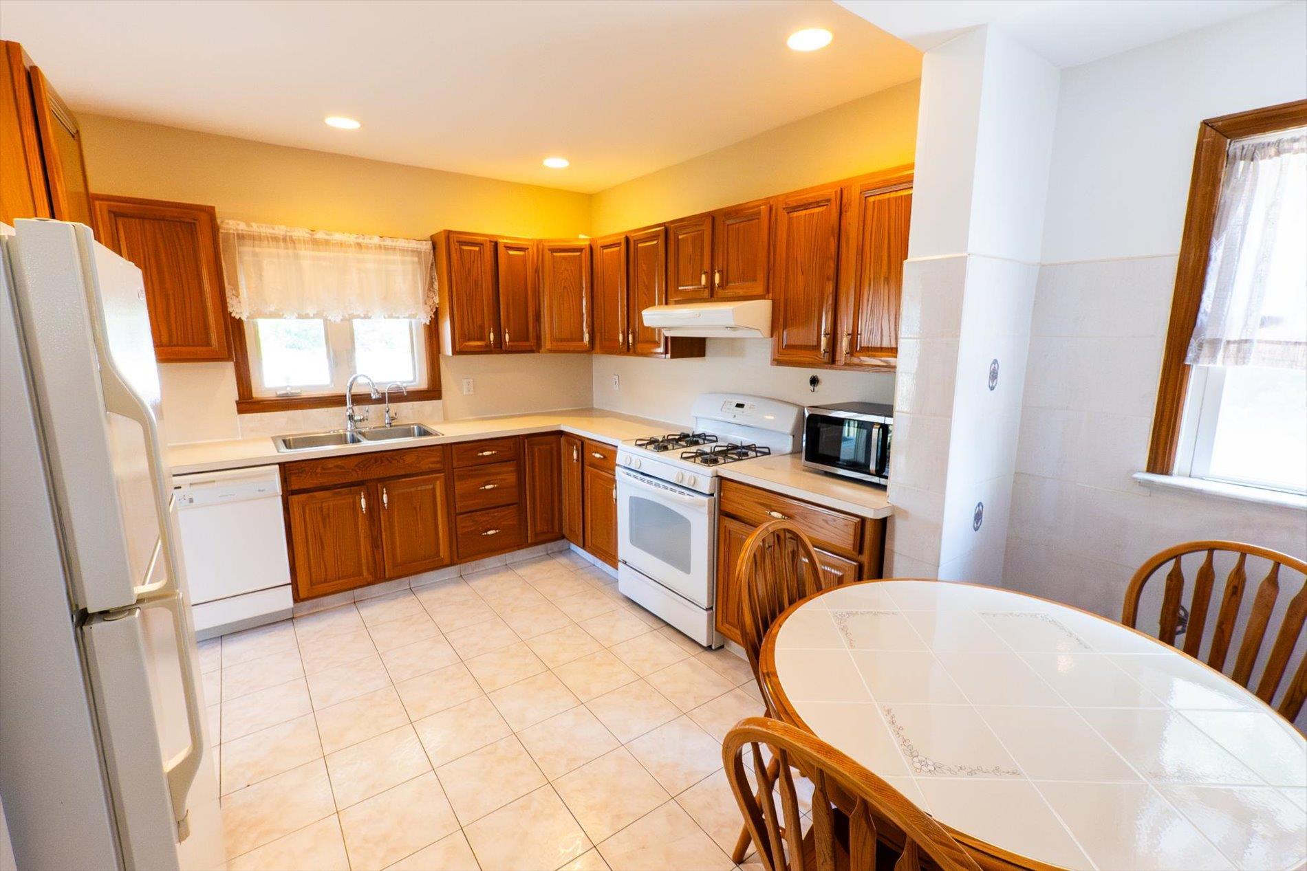 Single Family 3rd  Suffolk County, NY 11757, MLS-889930-10