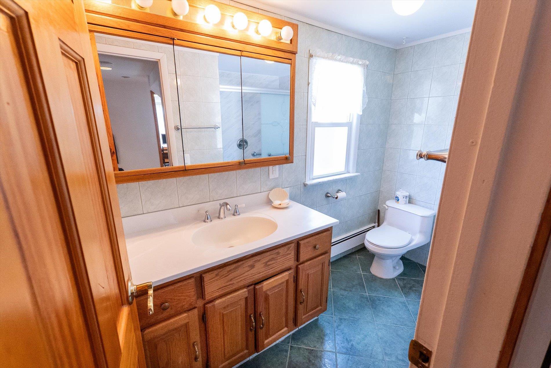 Single Family 3rd  Suffolk County, NY 11757, MLS-889930-18