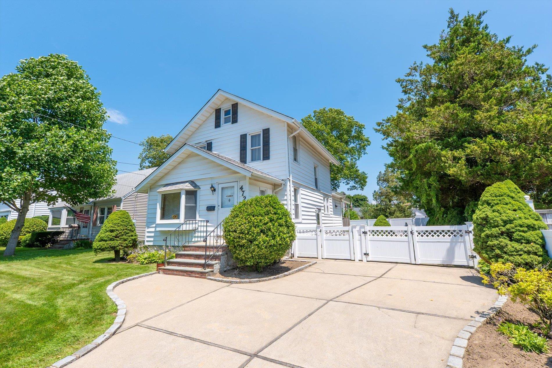 Single Family 3rd  Suffolk County, NY 11757, MLS-889930-3