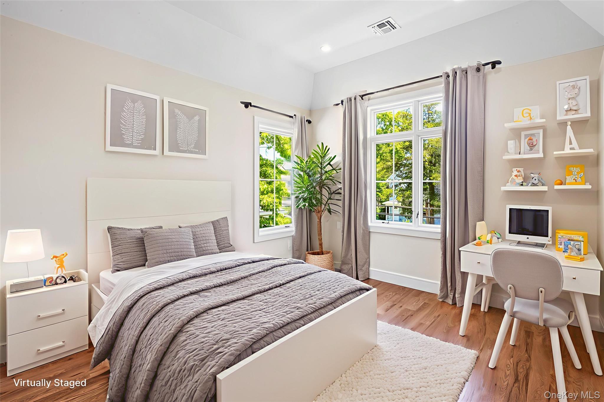 Single Family Maryland Nassau County, NY 11050, MLS-889992-13