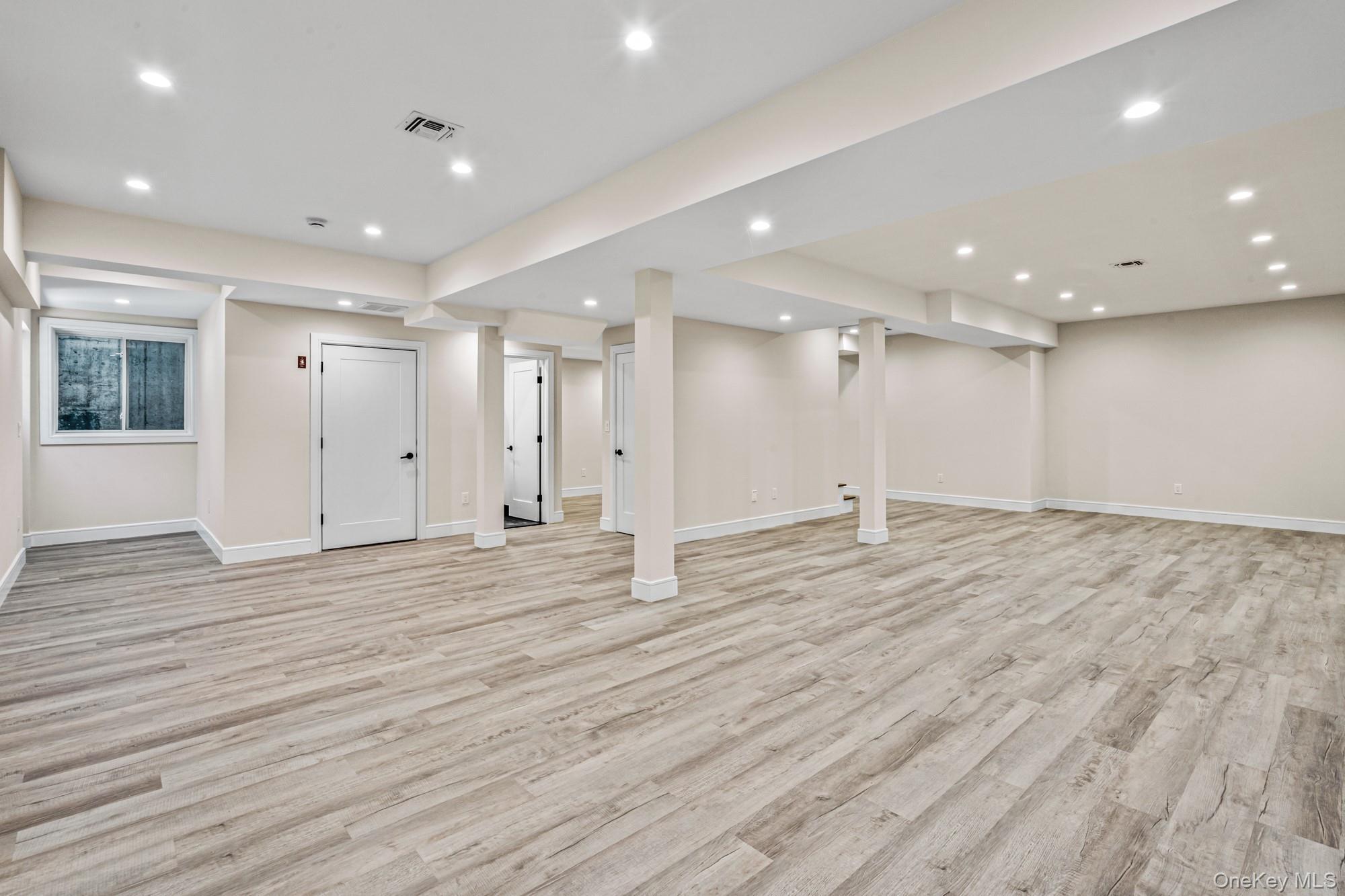 Single Family Maryland Nassau County, NY 11050, MLS-889992-21