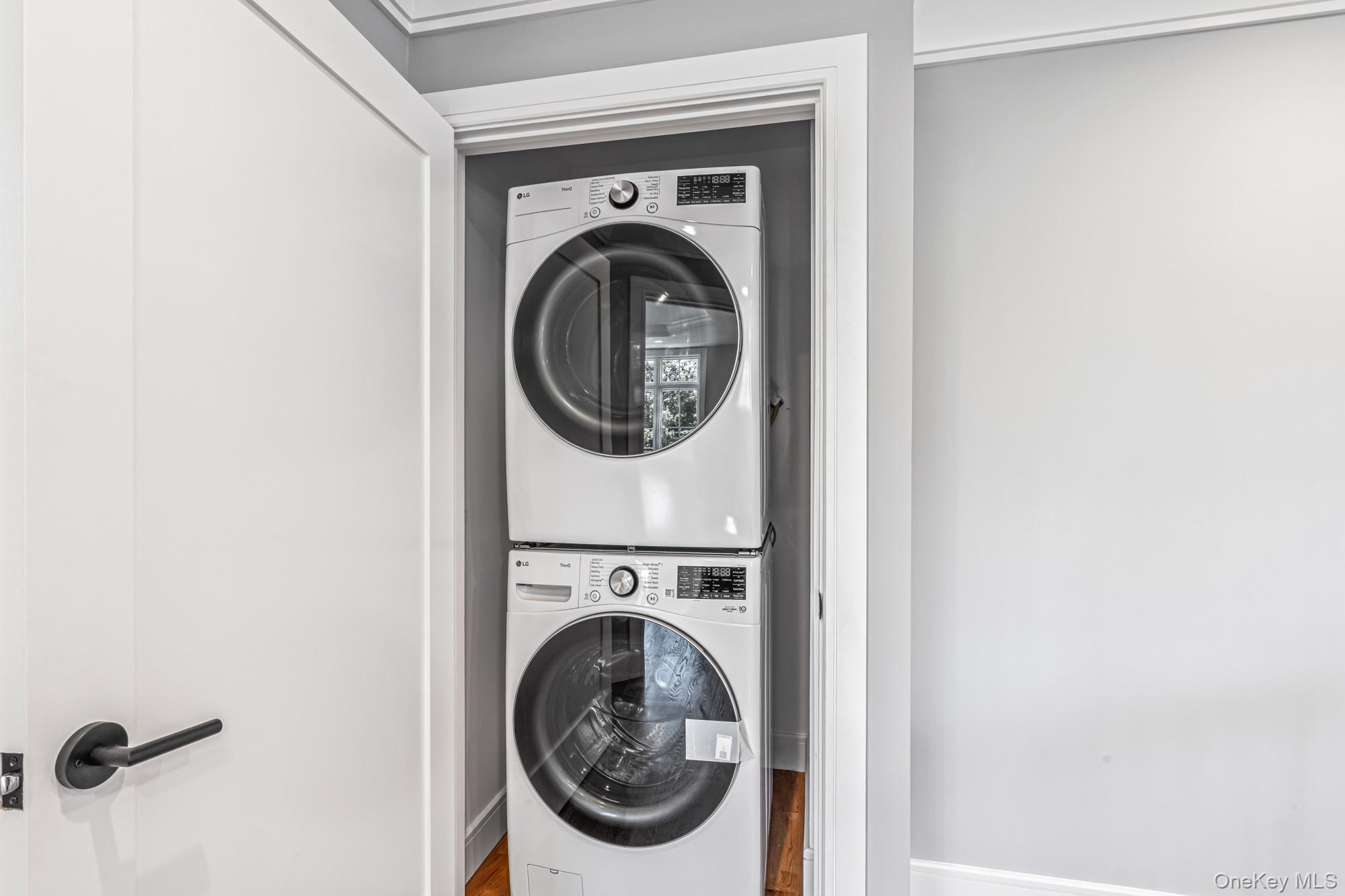 Single Family Maryland Nassau County, NY 11050, MLS-889992-24