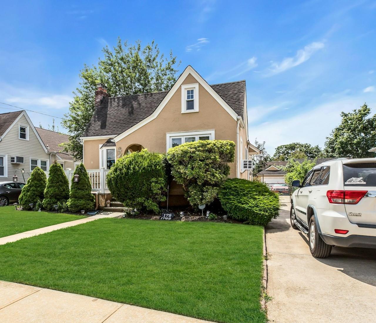 Single Family Commonwealth  Nassau County, NY 11566, MLS-890012-2