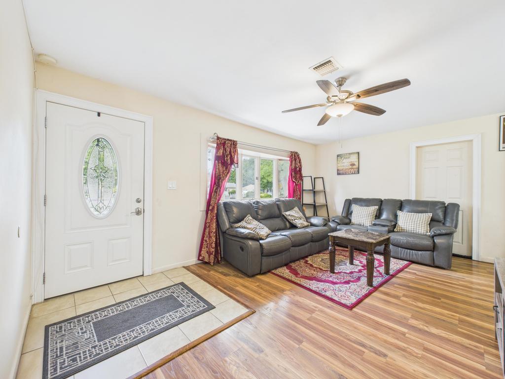 Single Family Suffolk Avenue  Suffolk County, NY 11717, MLS-890017-12