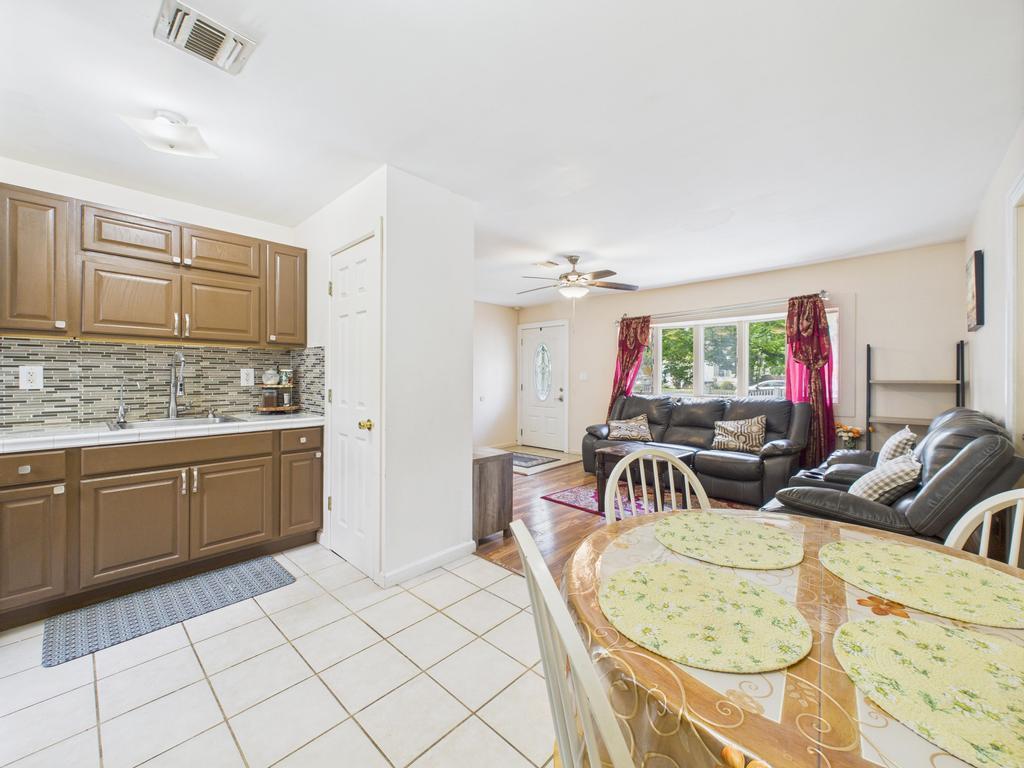 Single Family Suffolk Avenue  Suffolk County, NY 11717, MLS-890017-15