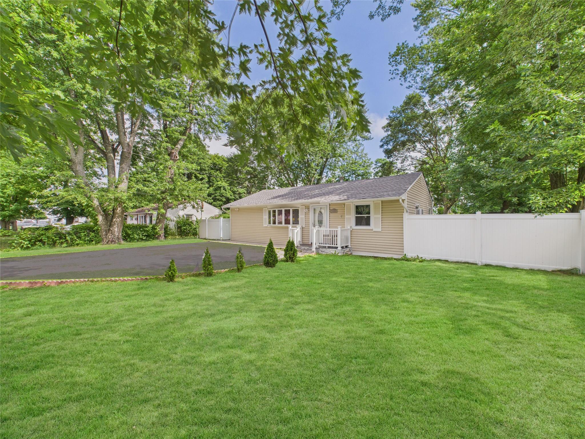 Single Family Suffolk Avenue  Suffolk County, NY 11717, MLS-890017-2
