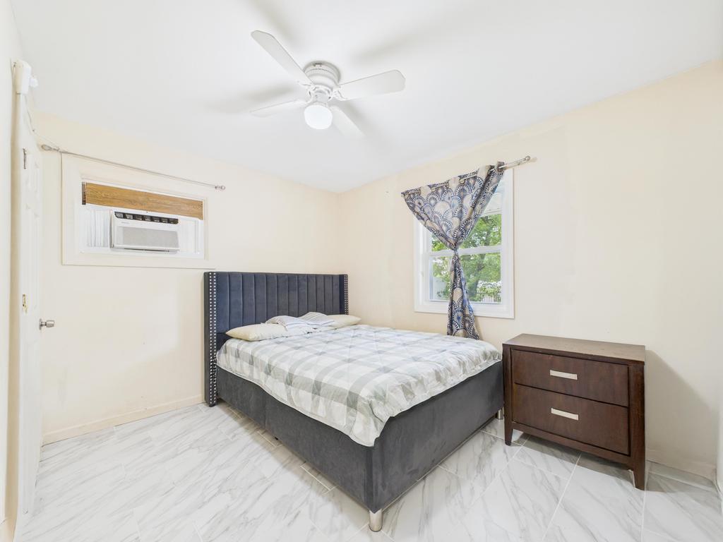 Single Family Suffolk Avenue  Suffolk County, NY 11717, MLS-890017-22