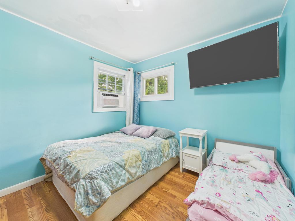 Single Family Suffolk Avenue  Suffolk County, NY 11717, MLS-890017-24