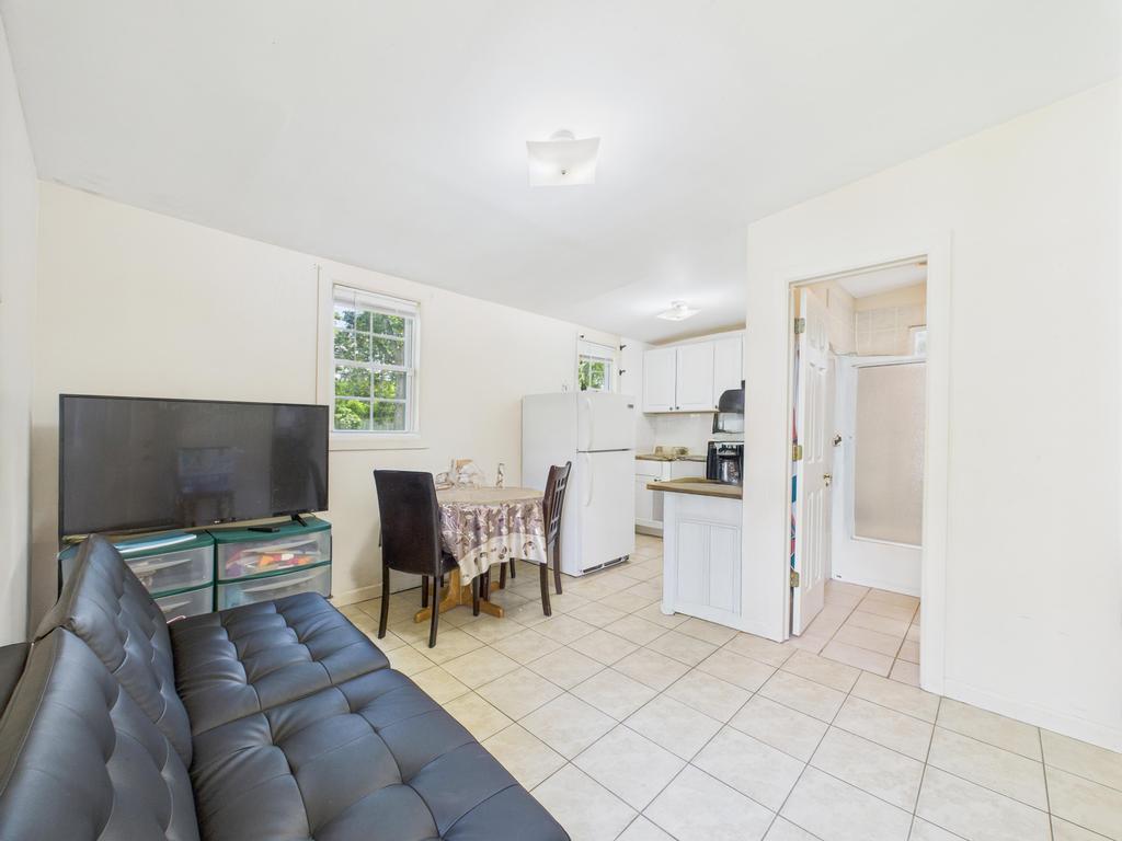 Single Family Suffolk Avenue  Suffolk County, NY 11717, MLS-890017-28