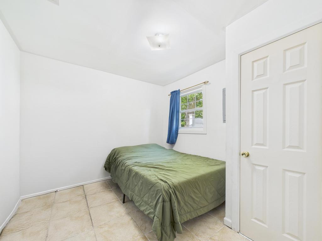 Single Family Suffolk Avenue  Suffolk County, NY 11717, MLS-890017-34