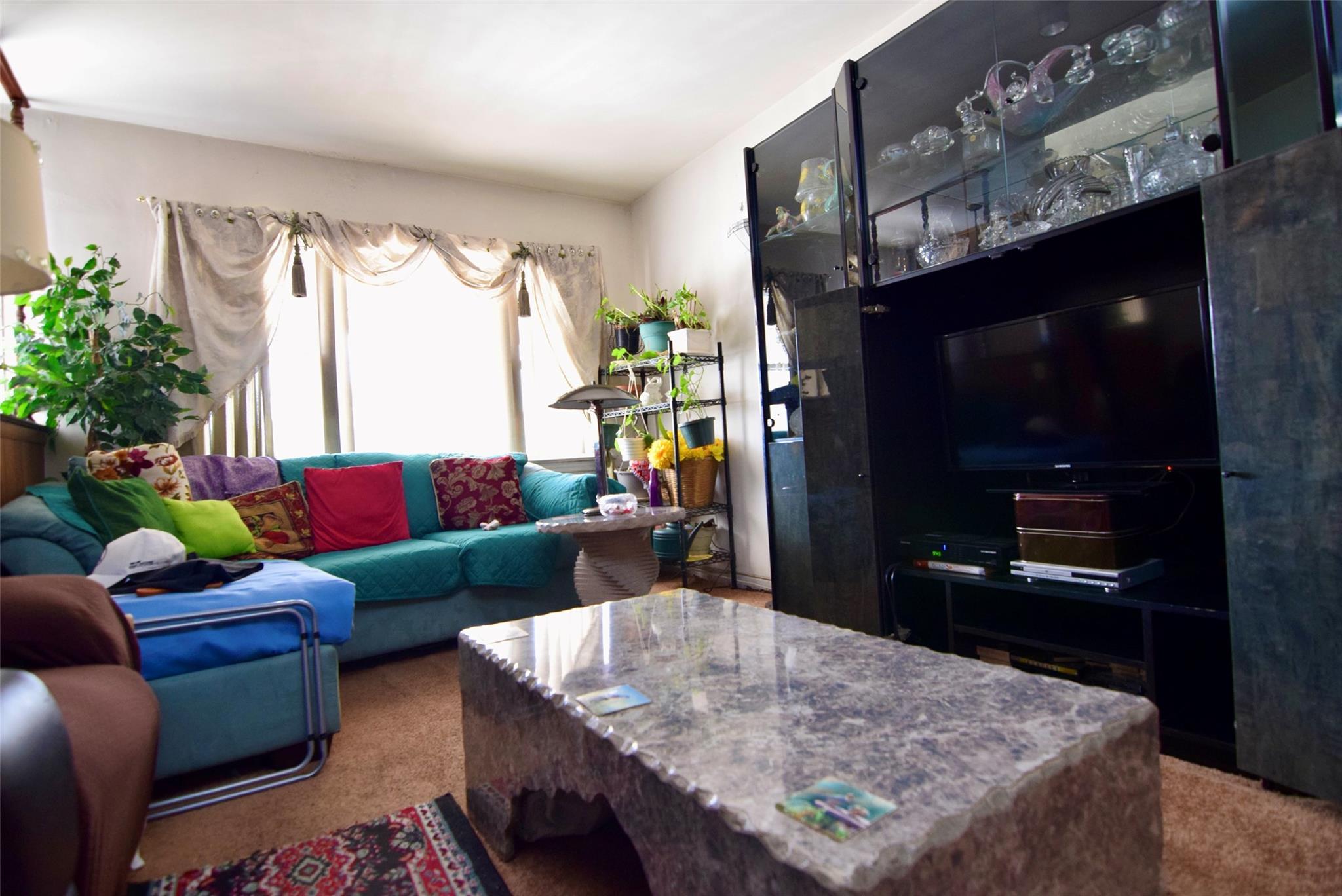 Single Family Gunther  Bronx, NY 10469, MLS-890019-16