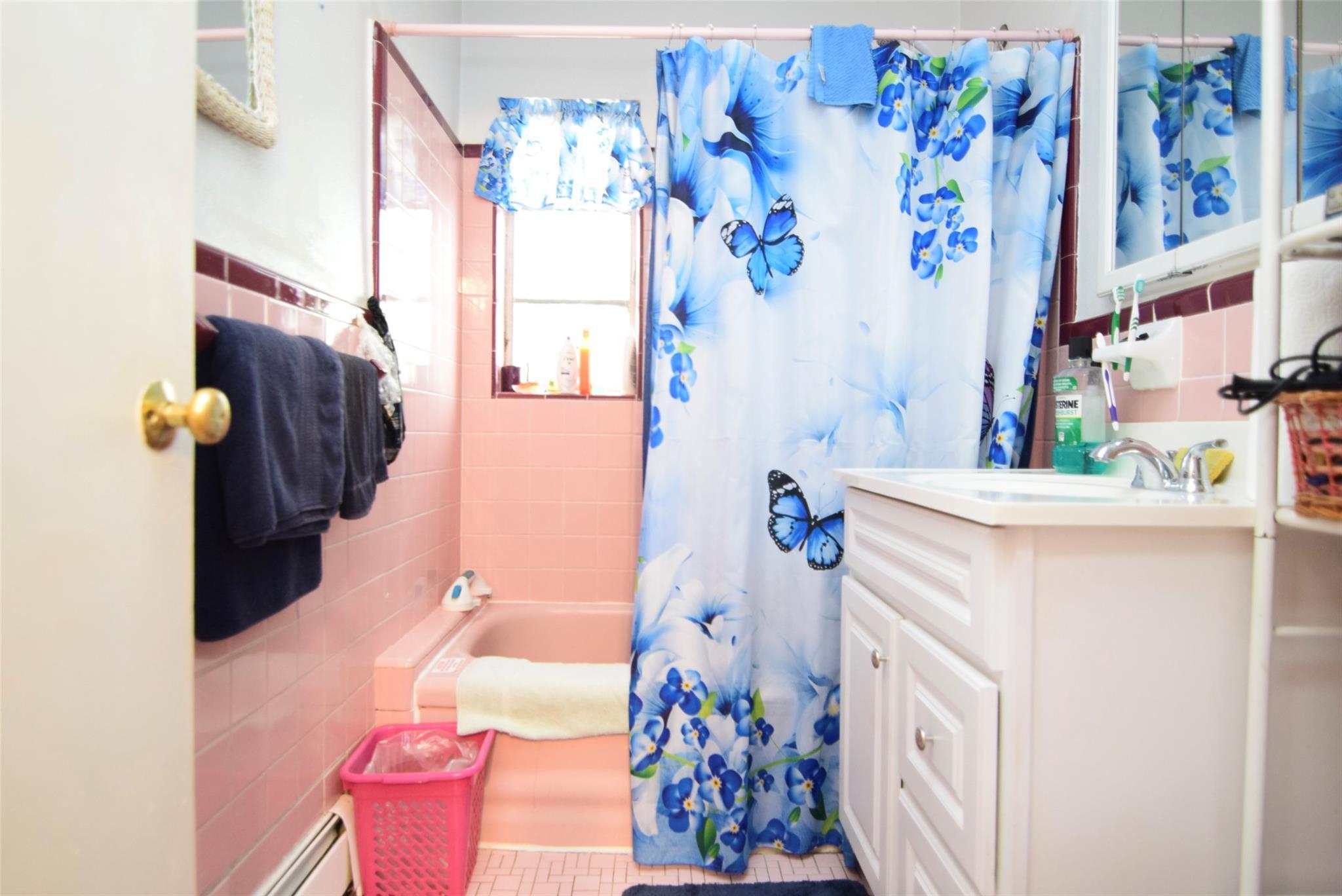 Single Family Gunther  Bronx, NY 10469, MLS-890019-7