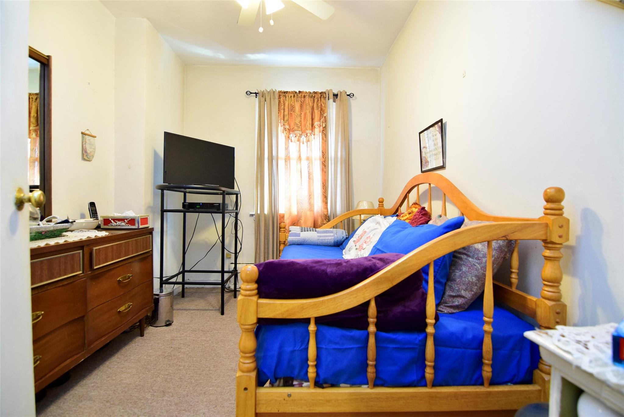 Single Family Gunther  Bronx, NY 10469, MLS-890019-8