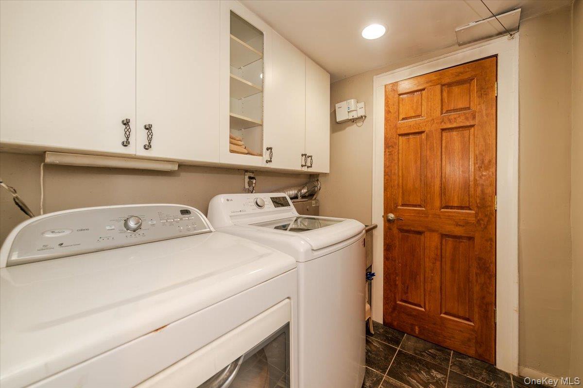 Single Family Blackheath  Nassau County, NY 11561, MLS-890078-24